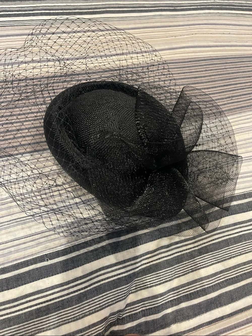 Black Fascinator Hat with Veil - Elegant Women's Accessory